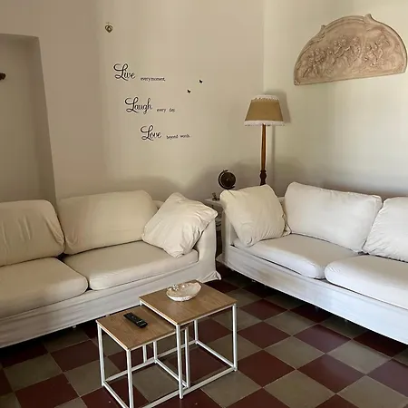 펜션 La Casa Di Melina 카로비그노